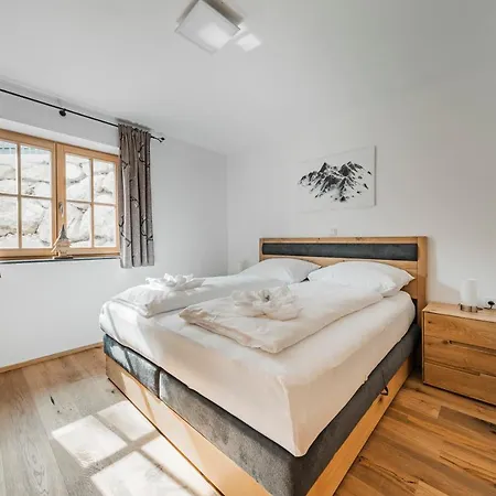 Dachstein West 1b Apartment Russbach am Pass Gschuett