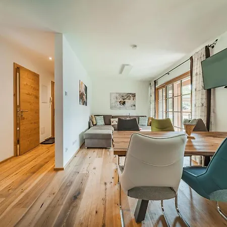 Dachstein West 1b Apartment Russbach am Pass Gschuett